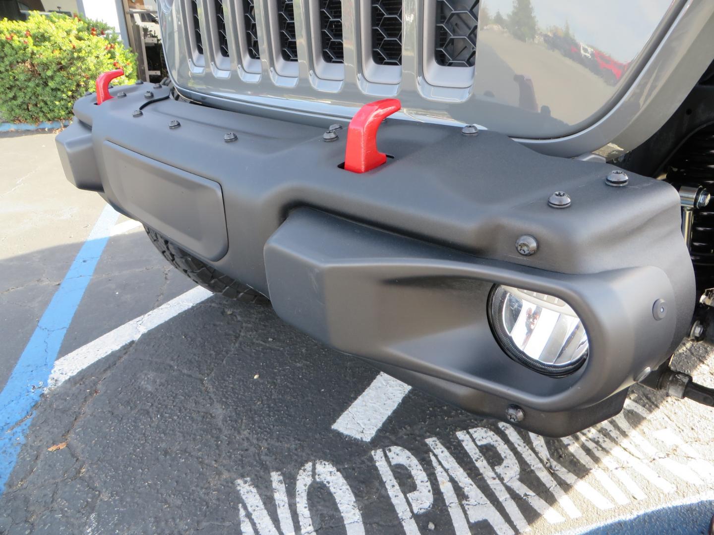 2020 Jeep Gladiator Rubicon (1C6JJTBG1LL) with an 3.6L V6 DOHC 24V engine, automatic transmission, located at 2630 Grass Valley Highway, Auburn, CA, 95603, (530) 508-5100, 38.937893, -121.095482 - Loaded Rubicon Gladiator with all of the goods. 3" JKS suspension, Fox Shocks, 37" Toyo tires, !7" Method wheels, American Adventure lab inner fender liners and slim line fender kits. - Photo#8